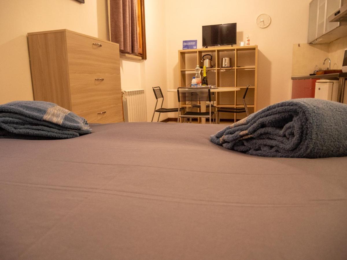 Chambers Short Rentals - Via Gezio Calini Brescia - 2 Studio Flats المظهر الخارجي الصورة